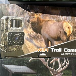 WiFi Trail Camera with Camouflage Housing - Brown/Green